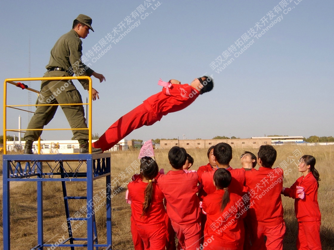 低空拓展训练器材