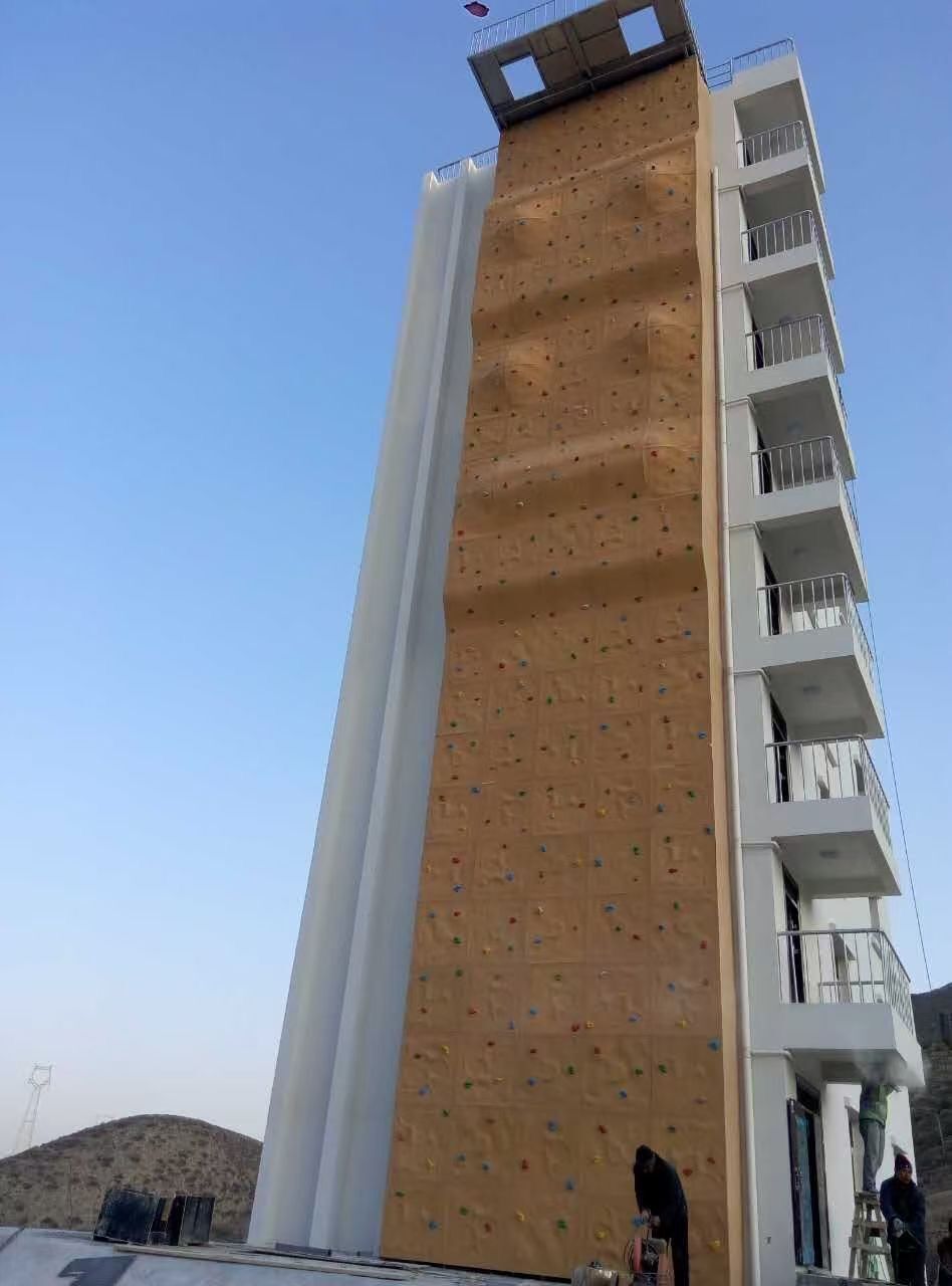 依附式攀岩墙(图4) 依附式攀岩墙(图4)